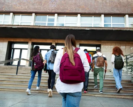 While Teen Boys Shift Toward Conservatism, the Rise of the 'Relaxed Female' Trend Becomes Apparent
